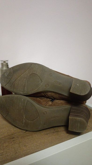 Боти на Rieker от естествен велур