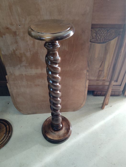 Постамент “barley twist”