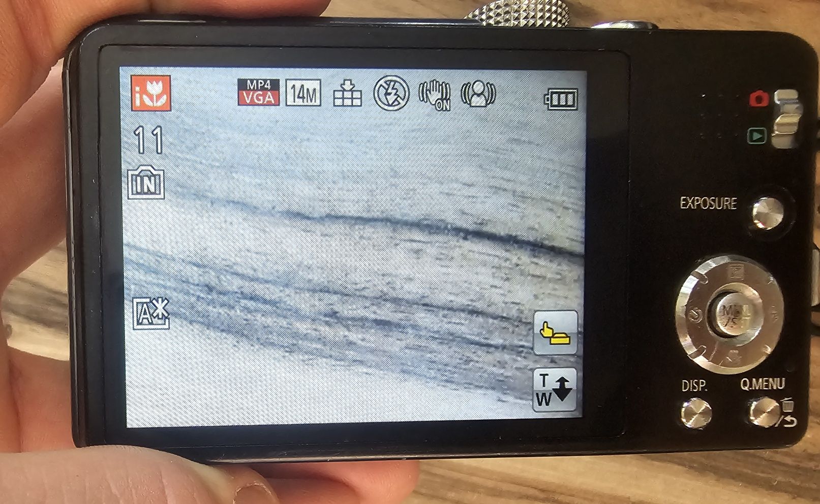 Panasonic Lumix DMC-ZS19 + оригинално зарядно и батерия + SD карта