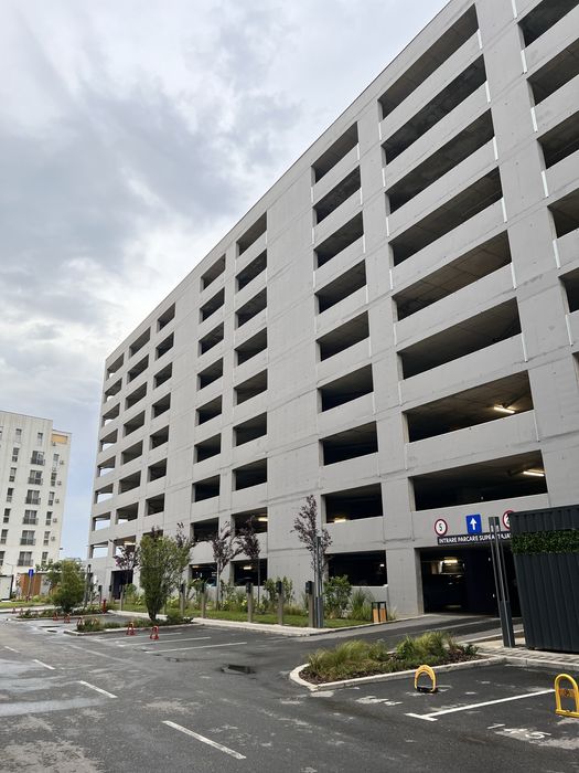 Parcare de închiriat