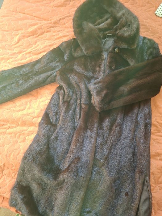 Продается норковая шуба в хорошем состоянии и с хорошим качеством.