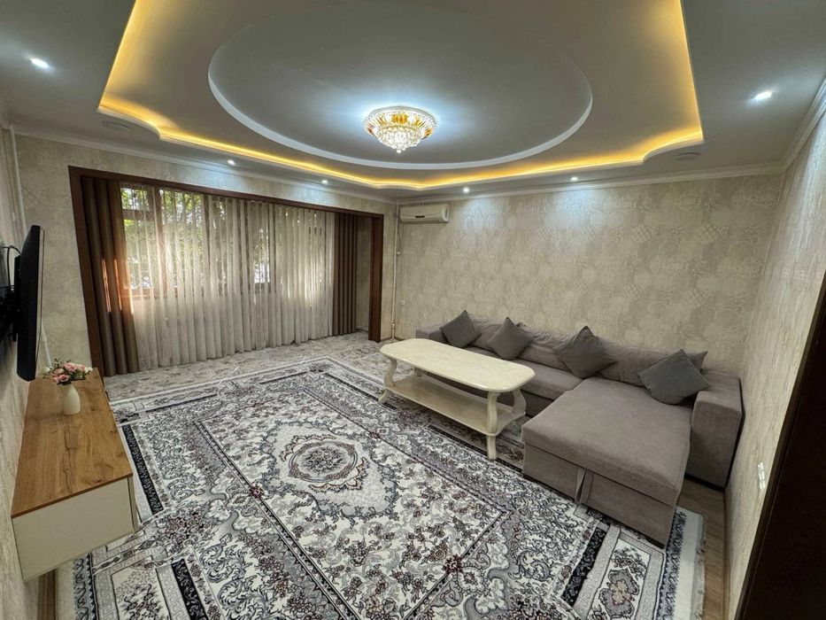 Квартира Ц-13, Лабзак Через дорогу-парк Навруз боги