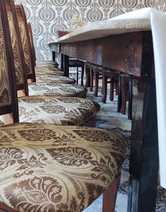 ПРОДАЁТСЯ стол и стулья 18шт.