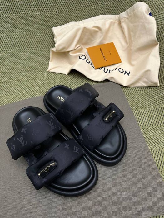 Papuci Louis Vuitton
