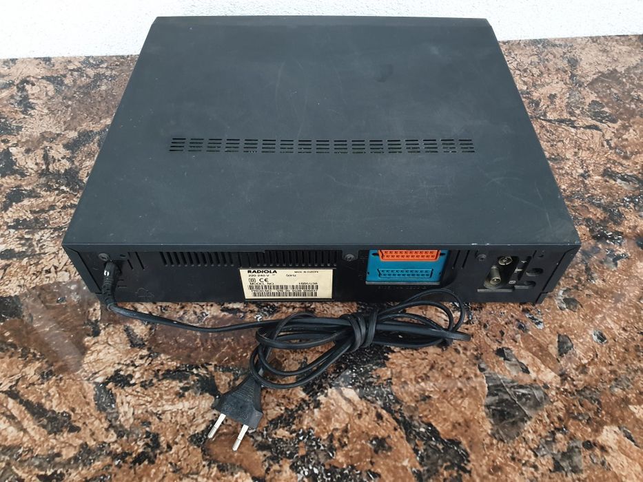Vand video cassette pleyer marca RADIOLA,model 1SB51/38,made in Europe