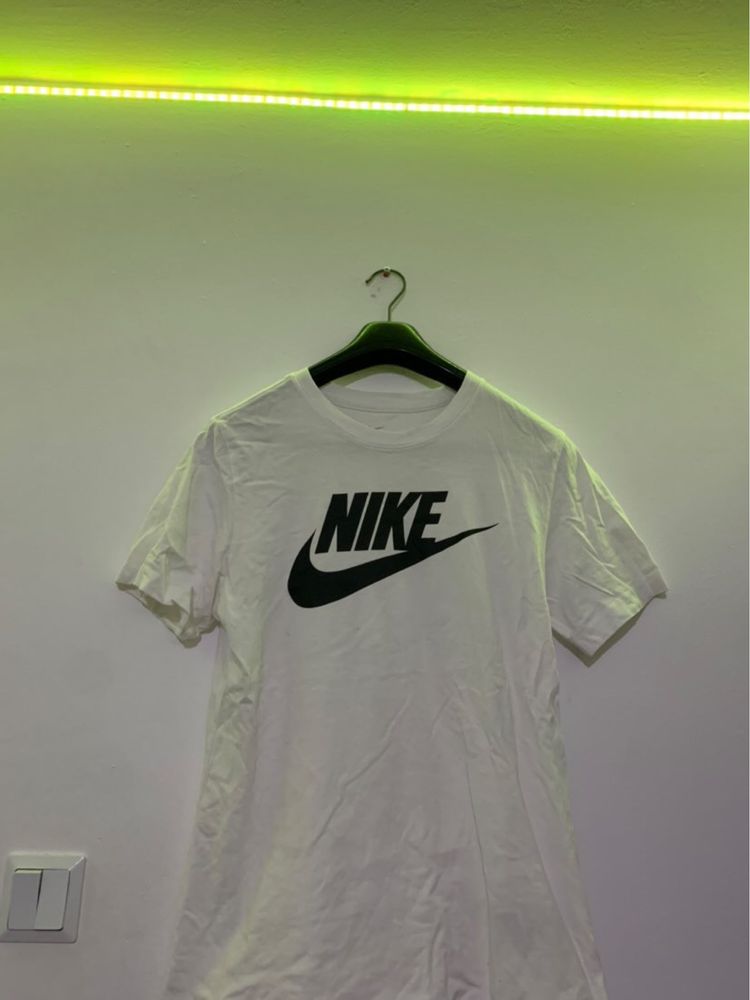 Tricou de la Nike Alb