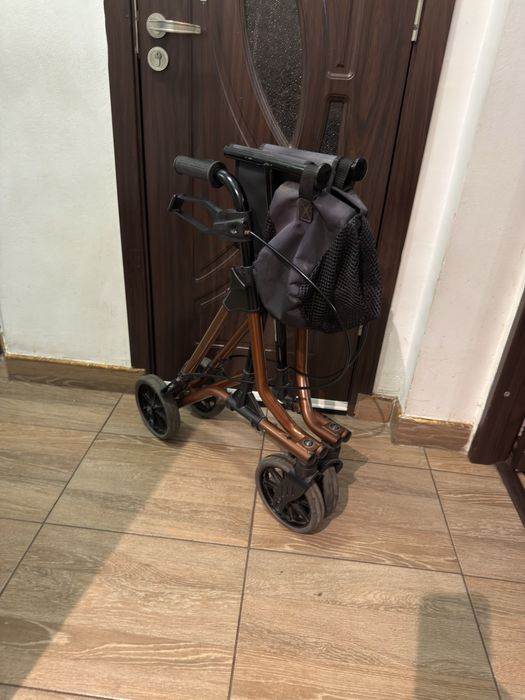 Cadru rulant din aluminiu batrani dizabilitati (ca nou)