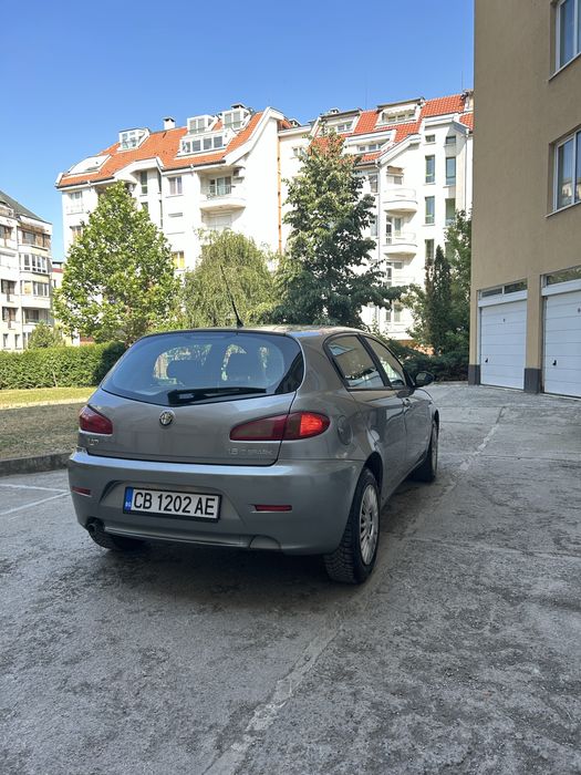 Продавам Alfa romeo 2007 година