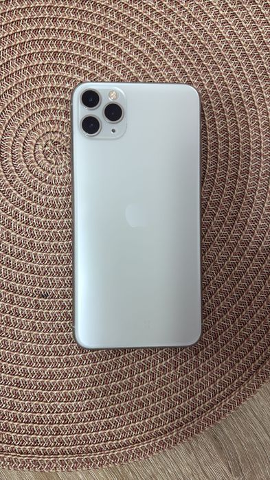 iPhone 11 Pro Max, în stare foarte bună