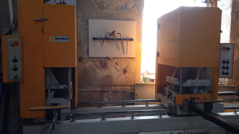 Vând mașină de lipit la 2 capete