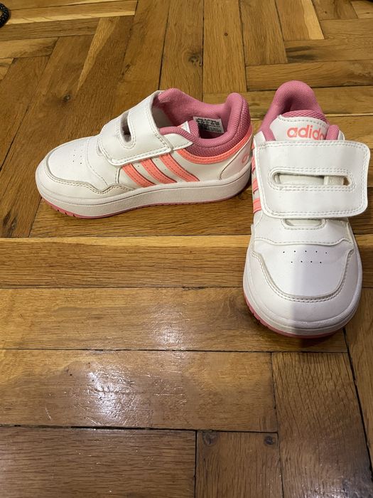 Маратонки adidas бели