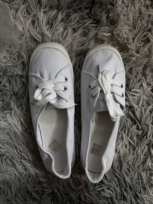 Продам новые мокасины