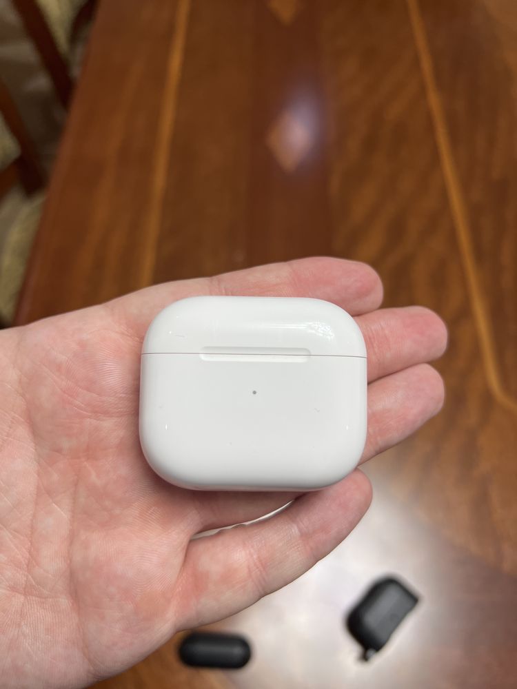 Air pods 3 цвет белый