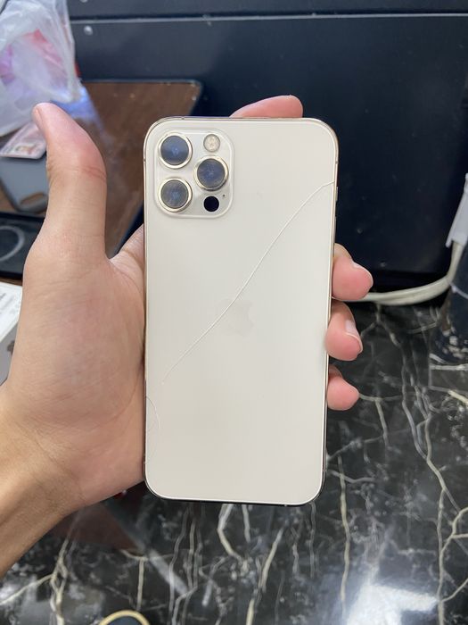 Iphone 12 pro gold