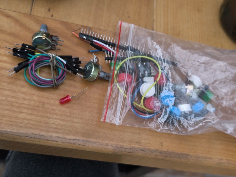 Arduino Uno R3 Kit compatibil – placă, rezistori, breadboard, cabluri