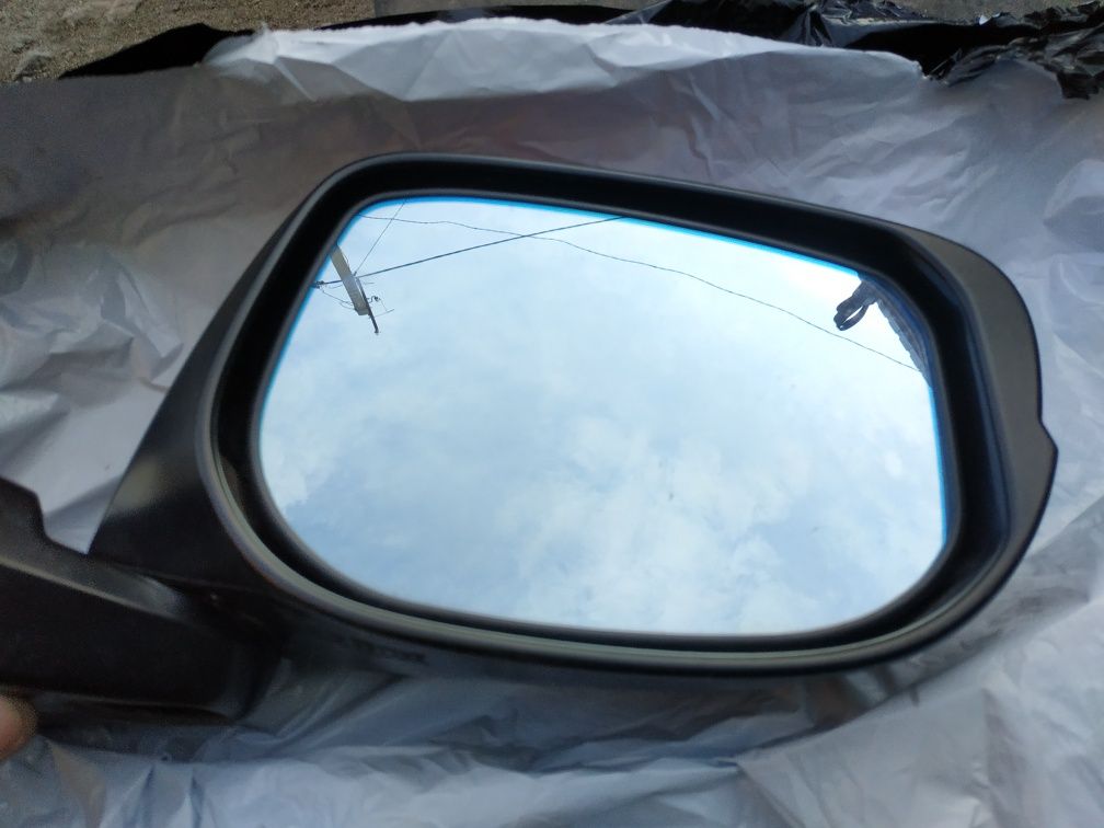 Продам зеркало заднего вида на Хонда Фит/Джаз 2