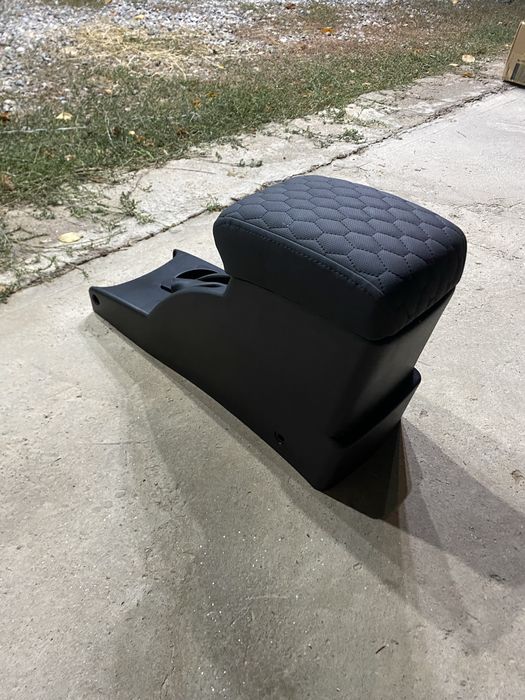 Подлокотники на некси 2 рестайл ,с баром