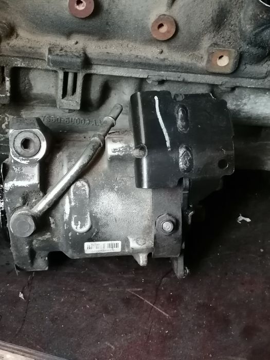 Vînd pompă injecție focus 1 diesel 2001 , și motor 115cp.