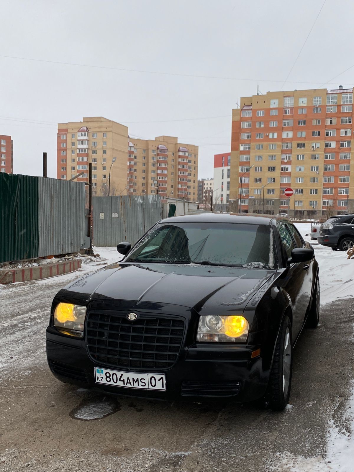 Бампер передний в сборе и фары на Chrysler 300c