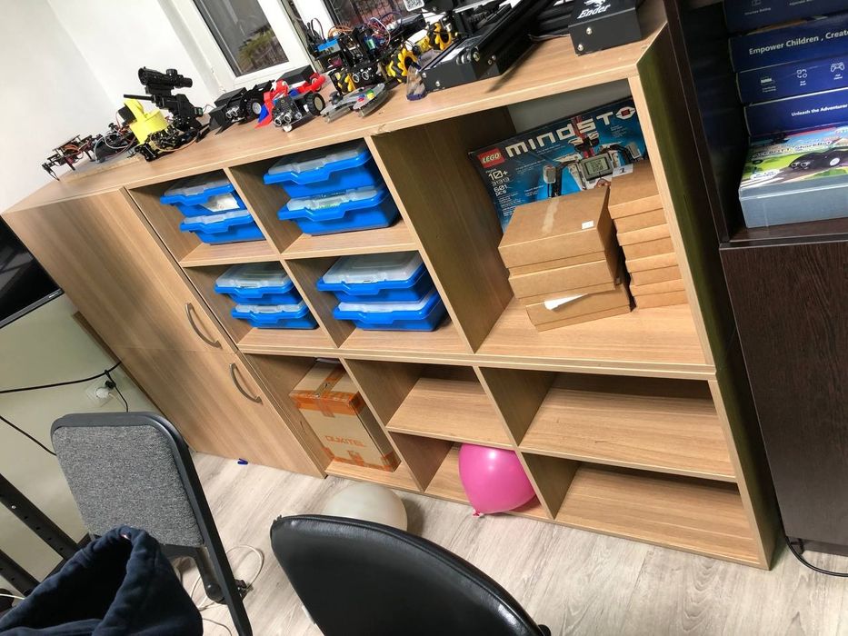 Продаётся вместительный и аккуратный шкаф в отличном состоянии, подойд