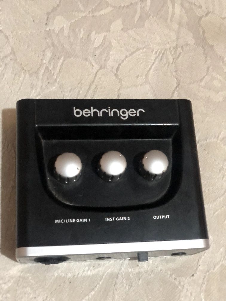 Behringer UM2 звуковая карта