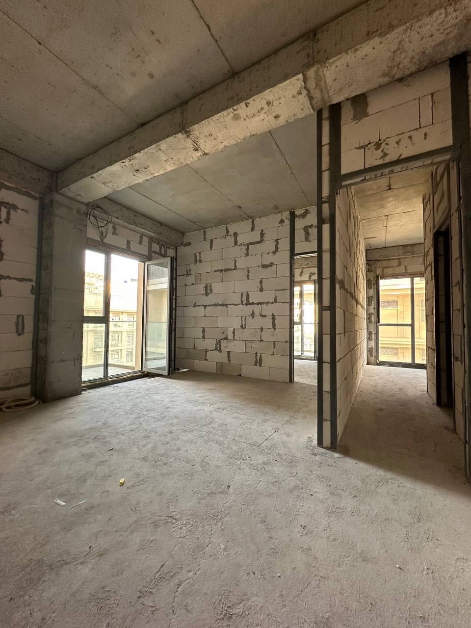 Mirabad Avenue Продается 3 комнатная коробка Гостиница Россия
