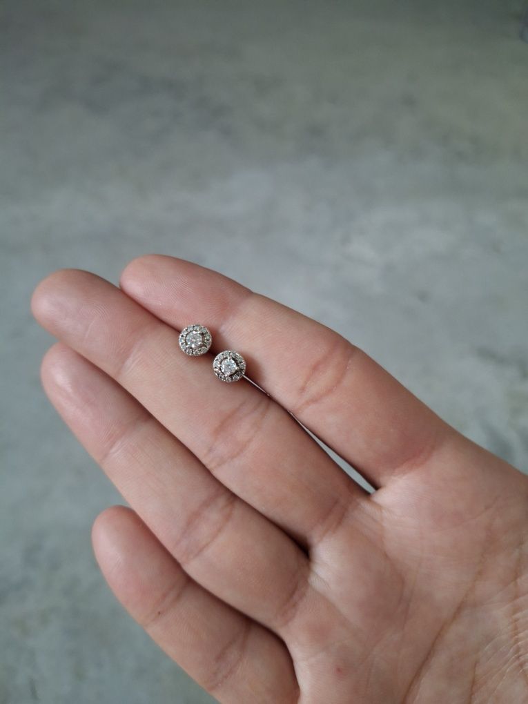 Продам серебряные серьги и гвоздики