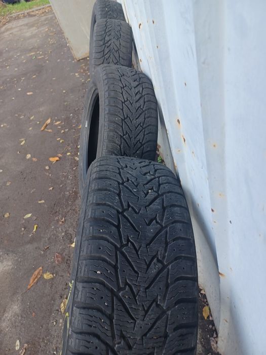 Anvelope iarna 215 60 17