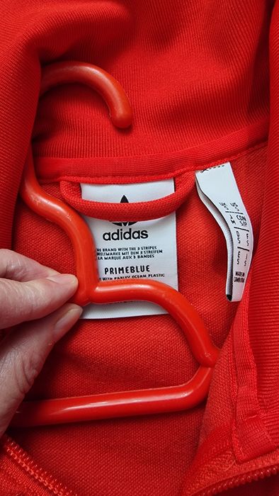 Bluză trening Adidas.