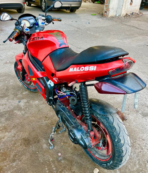 Vând Scuter Gilera DNA 50 (set 80cc) - Acte în regulă