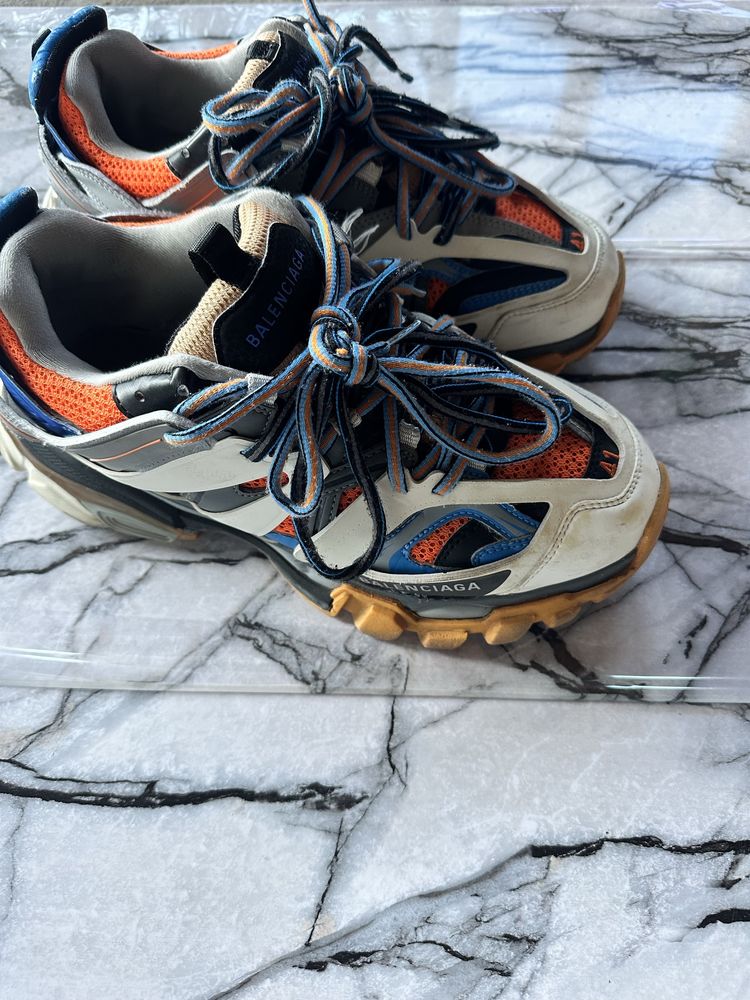 Balenciaga track