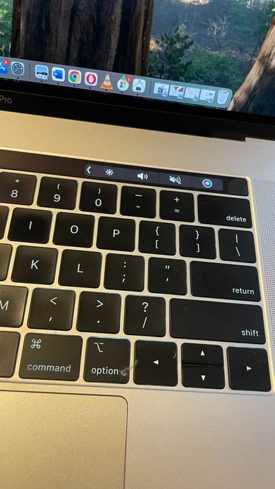 Macbook 15 Pro, 2019, 8-Core i9 2.3 GHz, 16 GB, 500 GB, touchbar