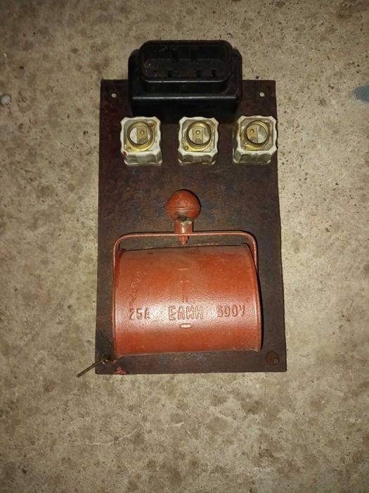 шалтер за домакински уреди