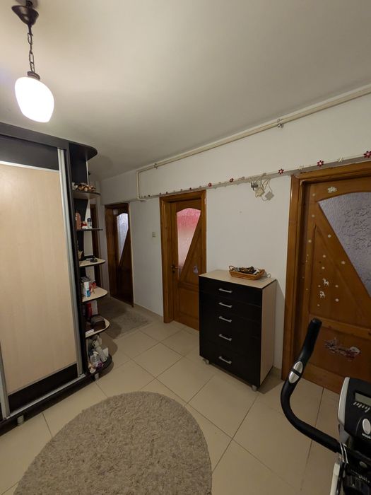 Ultracentral, apartament 3 camere, et.1, decomandat