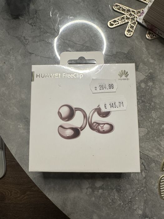Нови слушалки HUAWEI FreeClip
