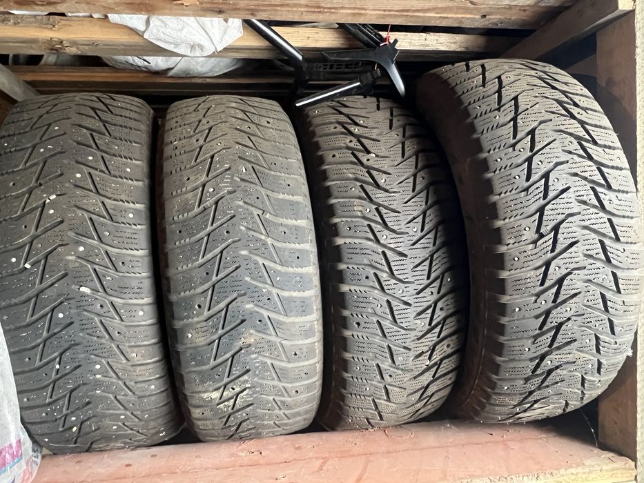 Продам зимние шины сайлун 215/60/16