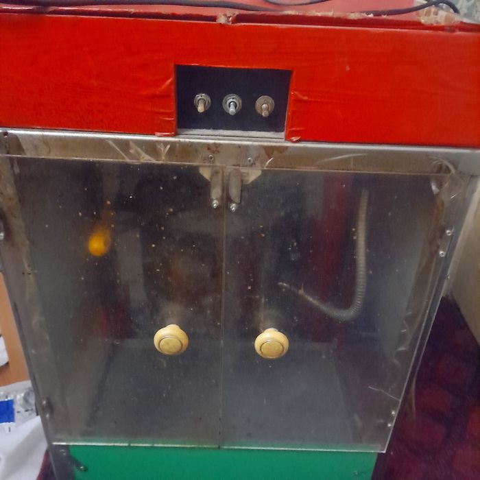 Toster.  2 ta Popcorn aparat sotiladi