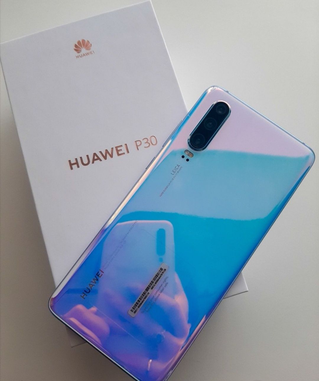 HUAWEI P30 в идеальном состоянии.