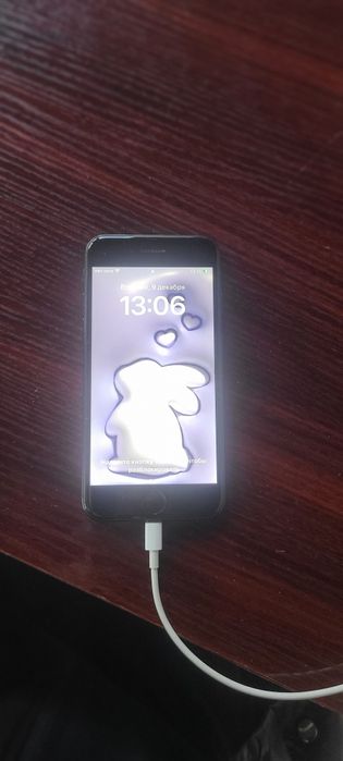 Срочно продаётся iPhone SE