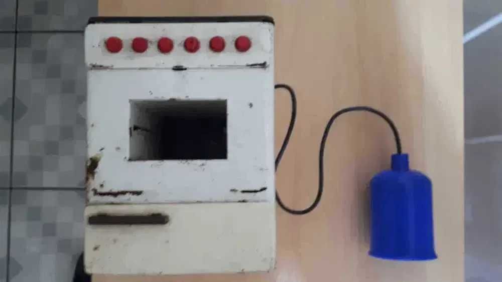 Jucarie fabricata din tabla Aragaz anii 60