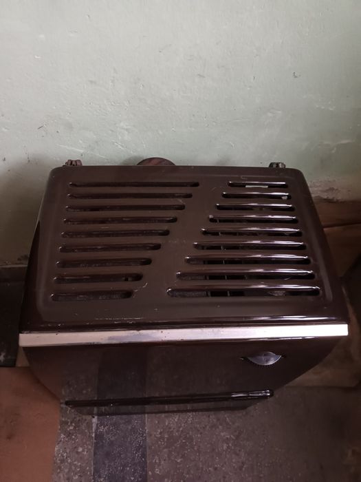 Продавам 2бр.нафтови печки-Юг супер и Металургия.