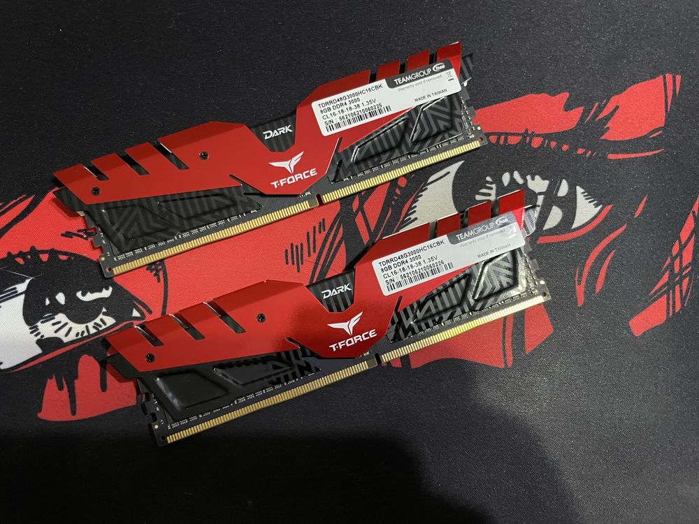 DDR4 TeamGroup T-Force Dark
