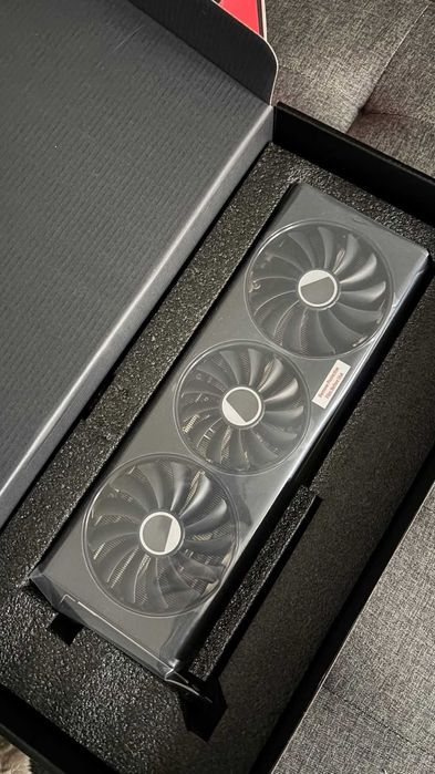 Placa video XFX AMD Rx 7800 xt 16 gb GDDR6