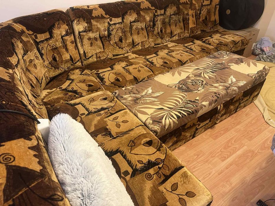 Продавам холов ъгъл