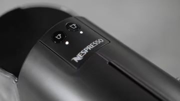 кофемашинка Pixie titan от бренда Nespresso
