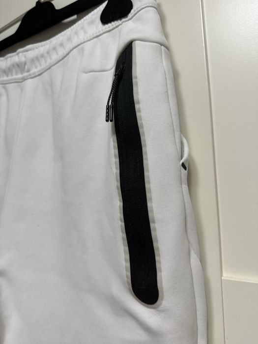 pantaloni nike tech