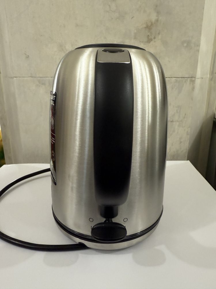 Електрическа кана Russell Hobbs