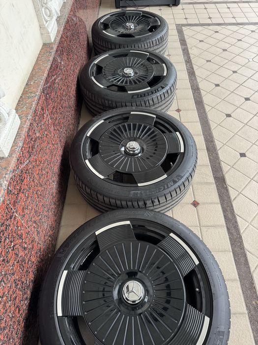 Michelin 23 285/40