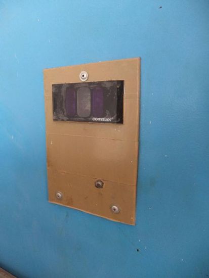 Бронированная металлическа дверь с видеокамерой