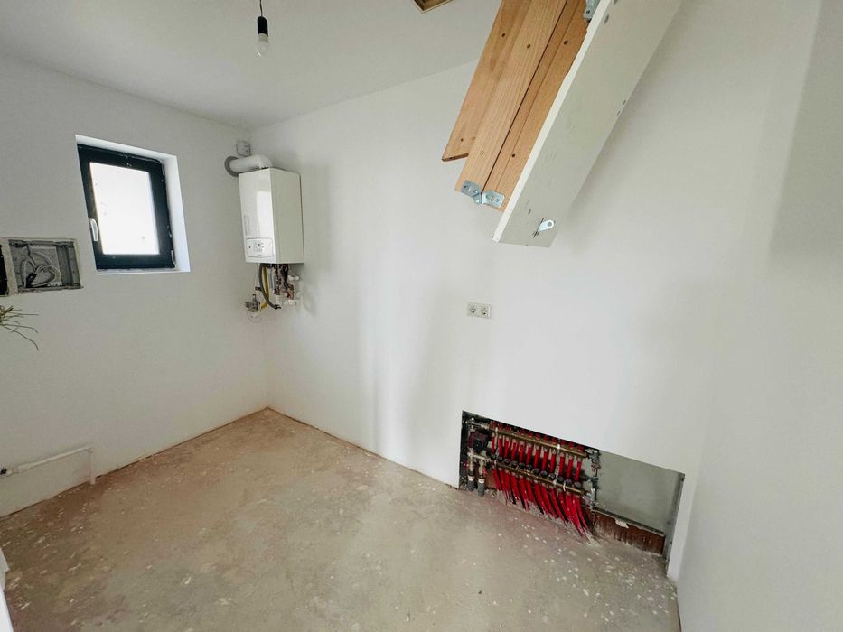 Vând casă zona Martinesti / Odoreu, strada Metropolis